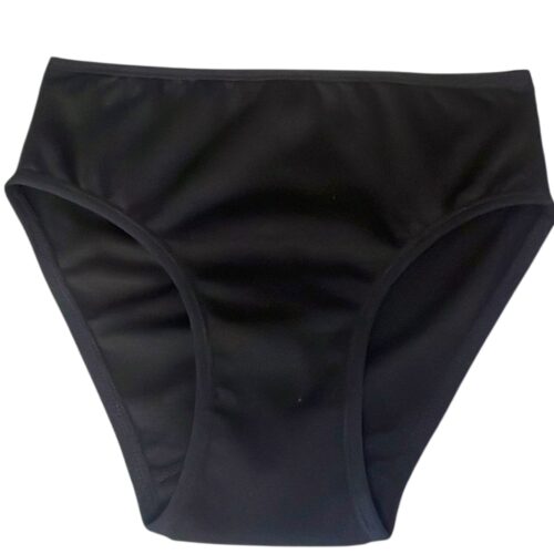 Sous-vêtements de tucking (tucking underwear), slips de tucking (tucking slips), culottes de tucking (tucking panties), slips classiques de tucking (tucking briefs), gaffes de tucking (tucking gaff), slips de compression (compression slip), slips gainants (supportive slip), slips de contrôle (control slip), sous-vêtements affirmant le genre (gender-affirming underwear), culottes aplatis-santes (flattening panties), lingerie sculptante pour personnes transgenres (transgender shapewear), Tucking sécurisé (safe tucking), liage sécurisé (safe binding), liage responsable (responsible binding), compression saine (healthy compression), compression respectueuse de la santé (health-conscious binding), tucking sans risque (risk-free tucking), dissimulation sécurisée (secure tucking), dissimulation sûre des organes génitaux (safe genital hiding), dissimulation saine du sexe (healthy genital concealment), liage protégé (protected binding), tucking en toute sécurité (tucking in complete safety).
