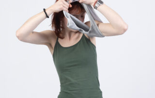 Enfiler un binder, porter un binder, mettre un binder, utiliser un binder, ajuster un binder, bien mettre un binder, comment porter un binder, placer un binder, positionner un binder, enfiler correctement un binder, endosser un binder, mettre en place un binder, serrer un binder, fixer un binder, passer un binder.