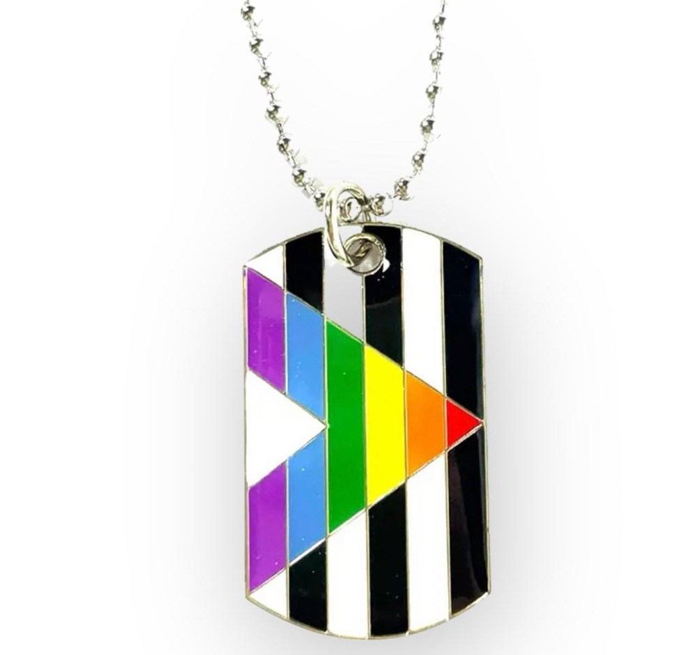 Collier tag 'straight ally'