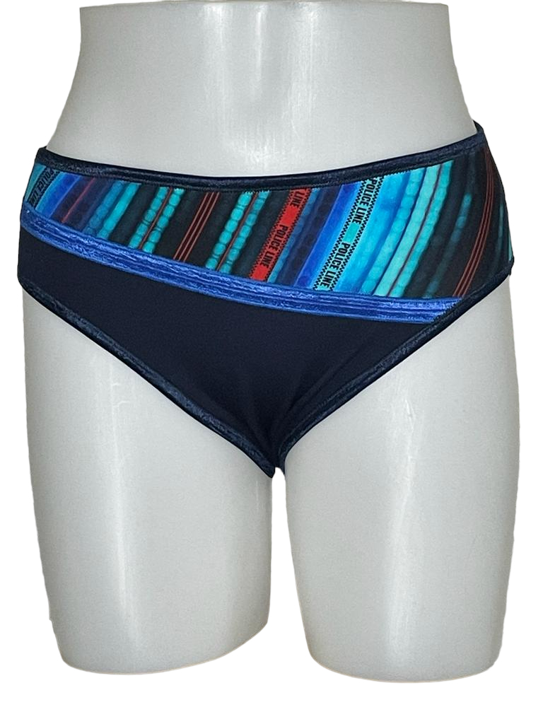 Sous-vêtements de tucking (tucking underwear), slips de tucking (tucking slips), culottes de tucking (tucking panties), slips classiques de tucking (tucking briefs), gaffes de tucking (tucking gaff), slips de compression (compression slip), slips gainants (supportive slip), slips de contrôle (control slip), sous-vêtements affirmant le genre (gender-affirming underwear), culottes aplatis-santes (flattening panties), lingerie sculptante pour personnes transgenres (transgender shapewear), Tucking sécurisé (safe tucking), liage sécurisé (safe binding), liage responsable (responsible binding), compression saine (healthy compression), compression respectueuse de la santé (health-conscious binding), tucking sans risque (risk-free tucking), dissimulation sécurisée (secure tucking), dissimulation sûre des organes génitaux (safe genital hiding), dissimulation saine du sexe (healthy genital concealment), liage protégé (protected binding), tucking en toute sécurité (tucking in complete safety).