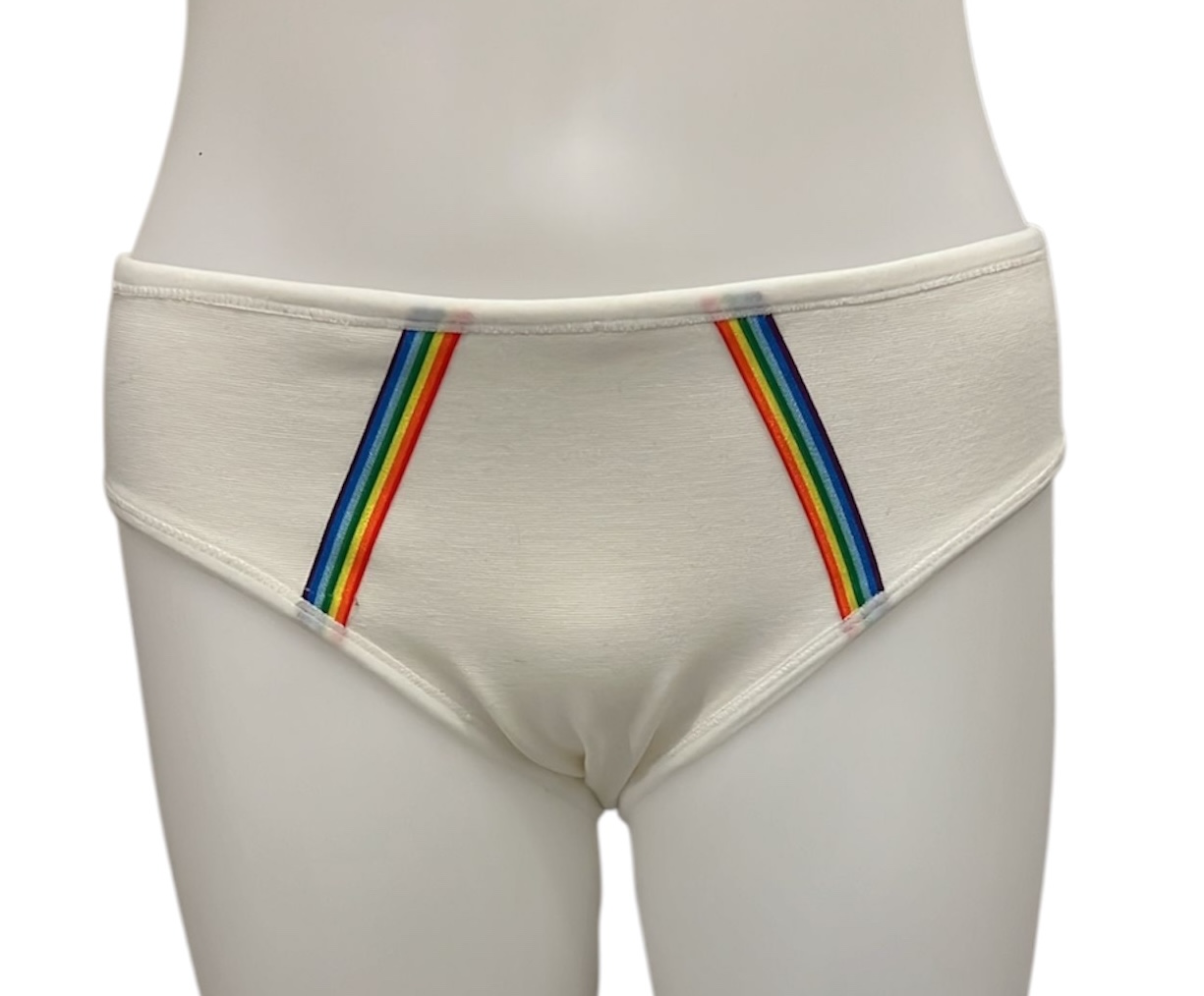 Sous-vêtements de tucking (tucking underwear), slips de tucking (tucking slips), culottes de tucking (tucking panties), slips classiques de tucking (tucking briefs), gaffes de tucking (tucking gaff), slips de compression (compression slip), slips gainants (supportive slip), slips de contrôle (control slip), sous-vêtements affirmant le genre (gender-affirming underwear), culottes aplatis-santes (flattening panties), lingerie sculptante pour personnes transgenres (transgender shapewear), Tucking sécurisé (safe tucking), liage sécurisé (safe binding), liage responsable (responsible binding), compression saine (healthy compression), compression respectueuse de la santé (health-conscious binding), tucking sans risque (risk-free tucking), dissimulation sécurisée (secure tucking), dissimulation sûre des organes génitaux (safe genital hiding), dissimulation saine du sexe (healthy genital concealment), liage protégé (protected binding), tucking en toute sécurité (tucking in complete safety).